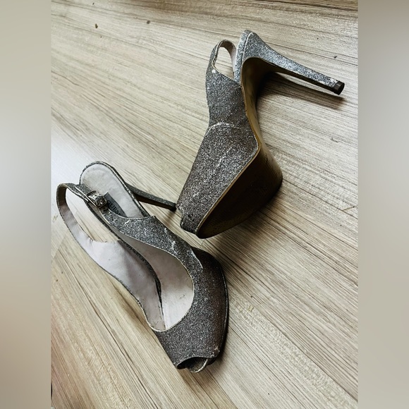 Guess Gold Peep Toe Platform Sandals Heels - Picture 8 of 9